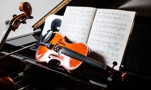 Учитель музыки, игра на фортепиано, сольфеджио, гармония